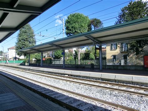 trans a mariano comense|Mariano Comense railway station